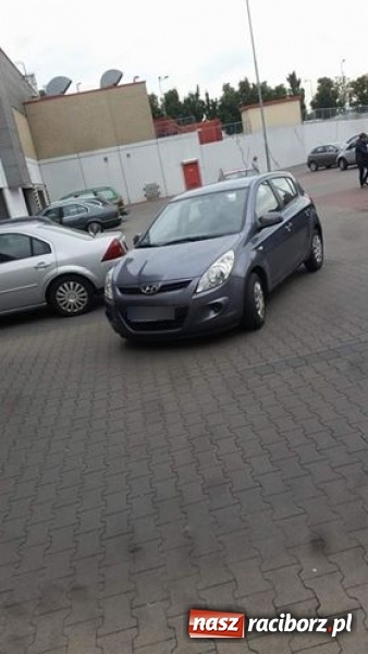 Zdjęcie w galerii na portalu naszraciborz.pl: Mistrz parkowania spod Kauflandu wiadomości z regionu