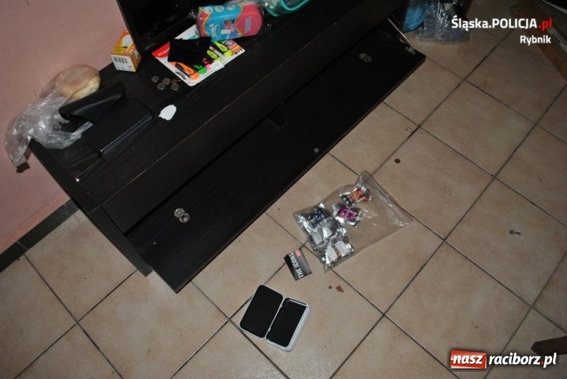 Zdjęcie w galerii na portalu naszraciborz.pl: Grupa handlarzy dopalaczami rozbita w Rybniku FOTO i WIDEO wiadomości z regionu