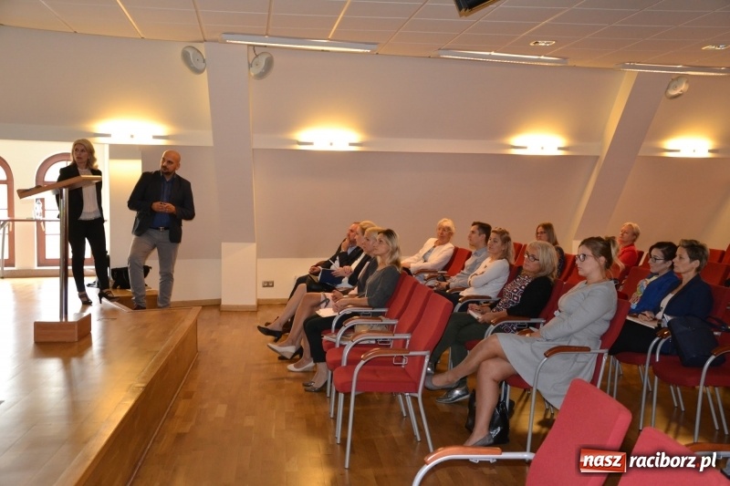 Zdjęcie w galerii na portalu naszraciborz.pl: Zgarnij dotację! – konferencja na Zamku Piastowskim za nami wiadomości z regionu