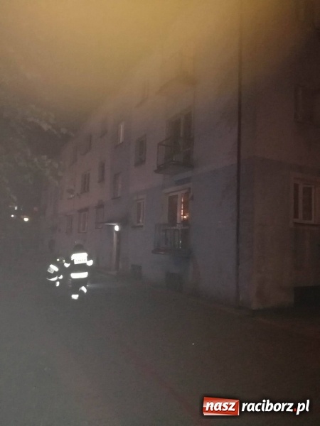Zdjęcie w galerii na portalu naszraciborz.pl: Pożar w Kuźni Raciborskiej przy ul. Moniuszki wiadomości z regionu