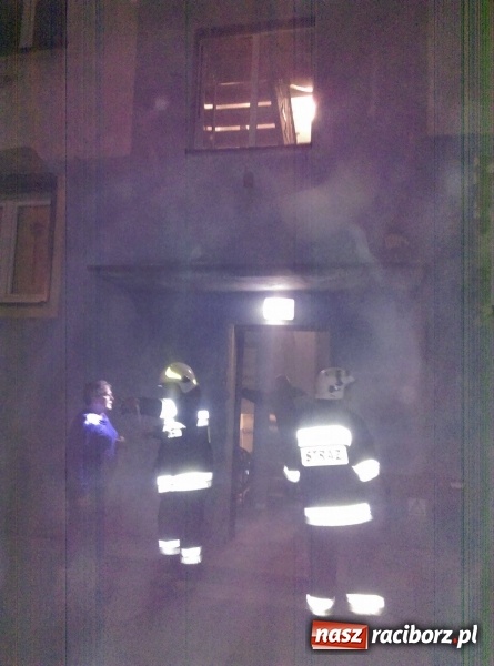 Zdjęcie w galerii na portalu naszraciborz.pl: Pożar w Kuźni Raciborskiej przy ul. Moniuszki wiadomości z regionu