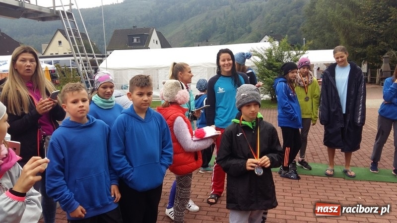 Zdjęcie w galerii na portalu naszraciborz.pl: Pływacy z Raciborza z sukcesami na zawodach pływackich w Werdohl wiadomości z regionu