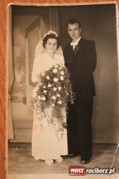 Zdjęcie w galerii na portalu naszraciborz.pl: Elżbieta i Eryk Hnidowie z Krzanowic świętowali diamentowe gody wiadomości z regionu