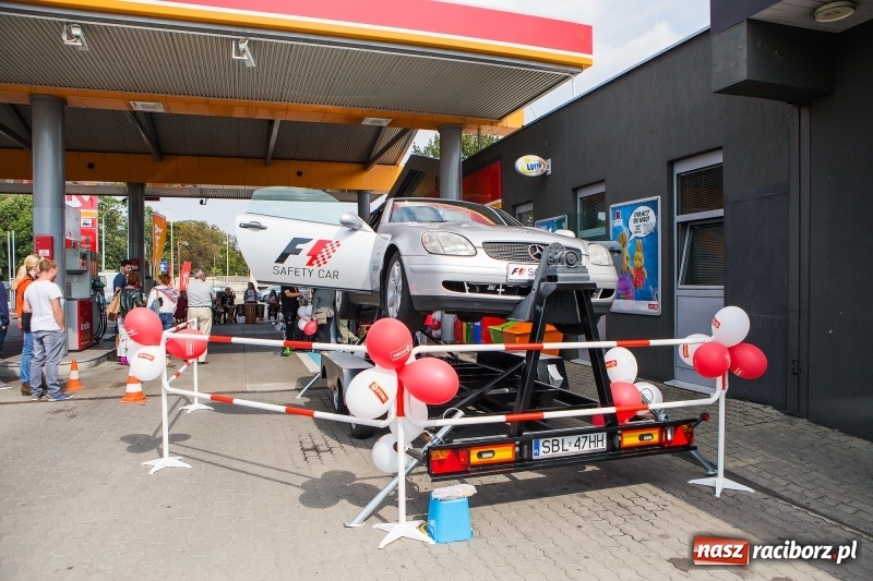 Zdjęcie w galerii na portalu naszraciborz.pl: W Raciborzu powitano nową markę paliwową. Circle K zastąpiła Statoil wiadomości z regionu