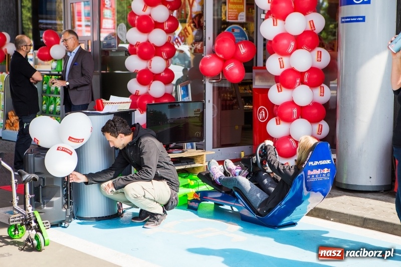 Zdjęcie w galerii na portalu naszraciborz.pl: W Raciborzu powitano nową markę paliwową. Circle K zastąpiła Statoil wiadomości z regionu