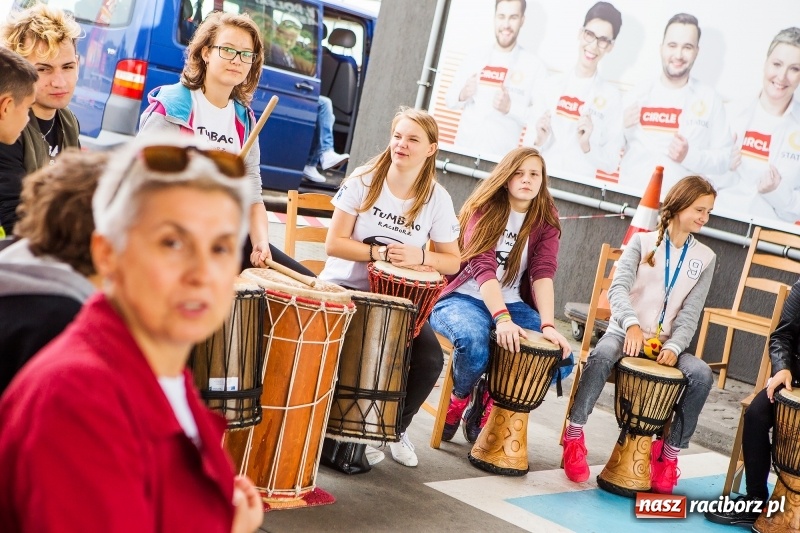 Zdjęcie w galerii na portalu naszraciborz.pl: W Raciborzu powitano nową markę paliwową. Circle K zastąpiła Statoil wiadomości z regionu