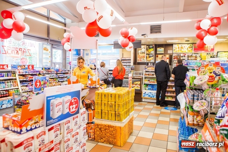 Zdjęcie w galerii na portalu naszraciborz.pl: W Raciborzu powitano nową markę paliwową. Circle K zastąpiła Statoil wiadomości z regionu