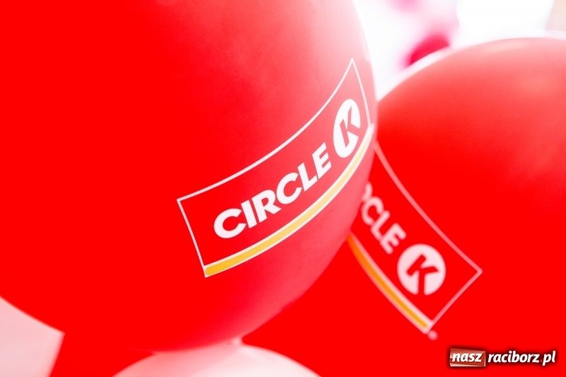 Zdjęcie w galerii na portalu naszraciborz.pl: W Raciborzu powitano nową markę paliwową. Circle K zastąpiła Statoil wiadomości z regionu