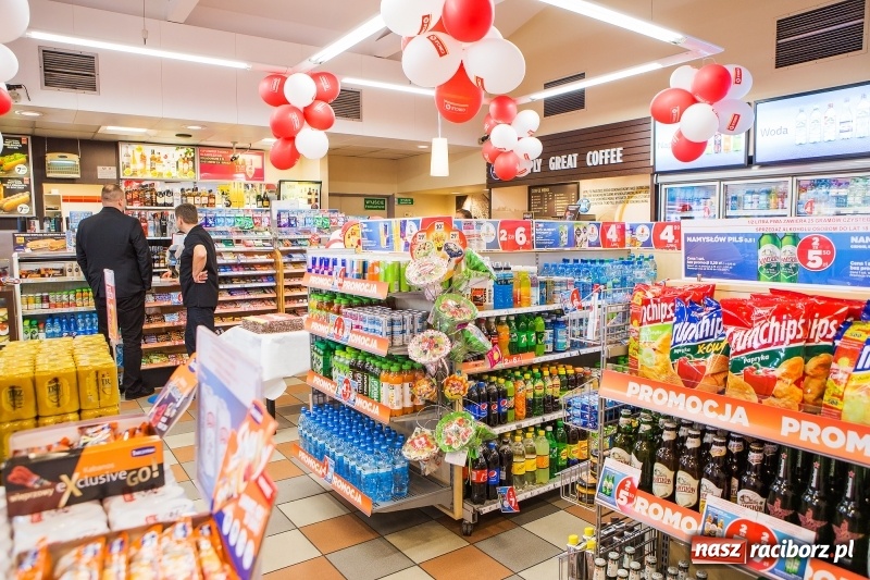 Zdjęcie w galerii na portalu naszraciborz.pl: W Raciborzu powitano nową markę paliwową. Circle K zastąpiła Statoil wiadomości z regionu