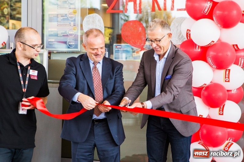 Zdjęcie w galerii na portalu naszraciborz.pl: W Raciborzu powitano nową markę paliwową. Circle K zastąpiła Statoil wiadomości z regionu