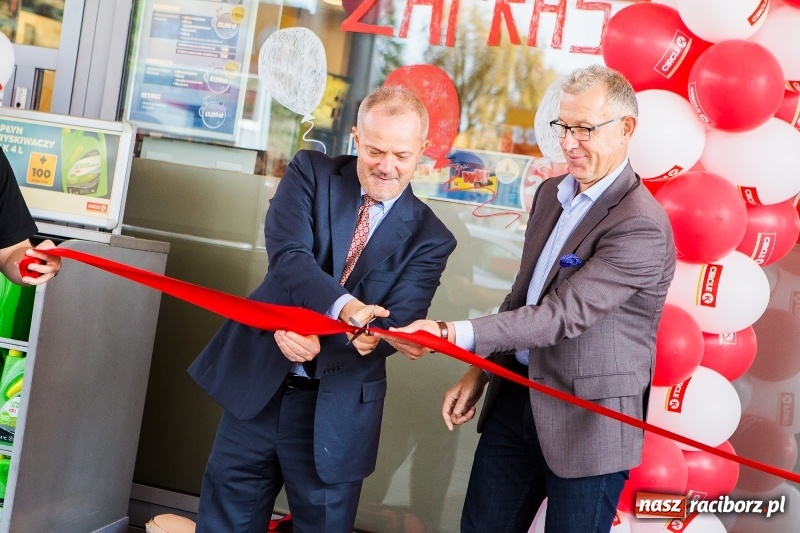 Zdjęcie w galerii na portalu naszraciborz.pl: W Raciborzu powitano nową markę paliwową. Circle K zastąpiła Statoil wiadomości z regionu