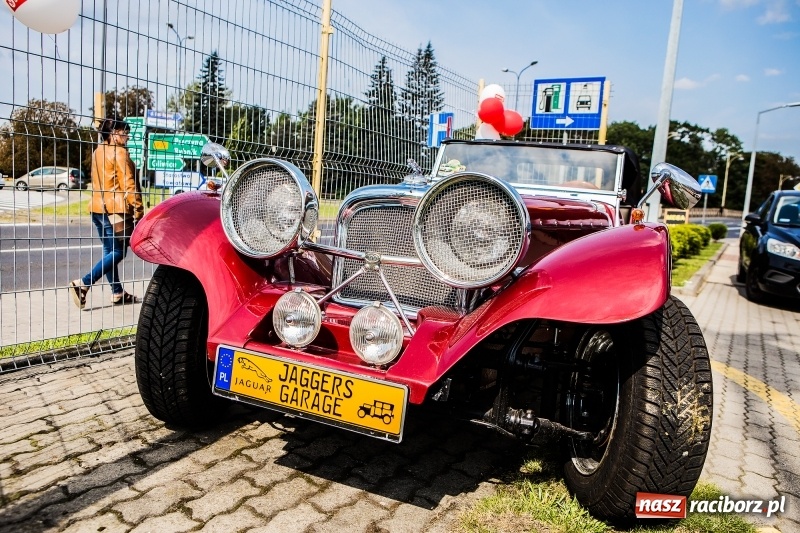 Zdjęcie w galerii na portalu naszraciborz.pl: W Raciborzu powitano nową markę paliwową. Circle K zastąpiła Statoil wiadomości z regionu
