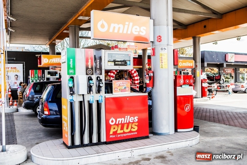 Zdjęcie w galerii na portalu naszraciborz.pl: W Raciborzu powitano nową markę paliwową. Circle K zastąpiła Statoil wiadomości z regionu