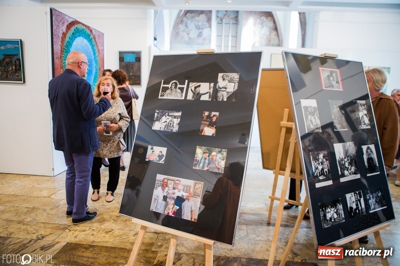 Zdjęcie w galerii na portalu naszraciborz.pl: Małżeństwo ze sztuką w tle w raciborskim Muzeum wiadomości z regionu