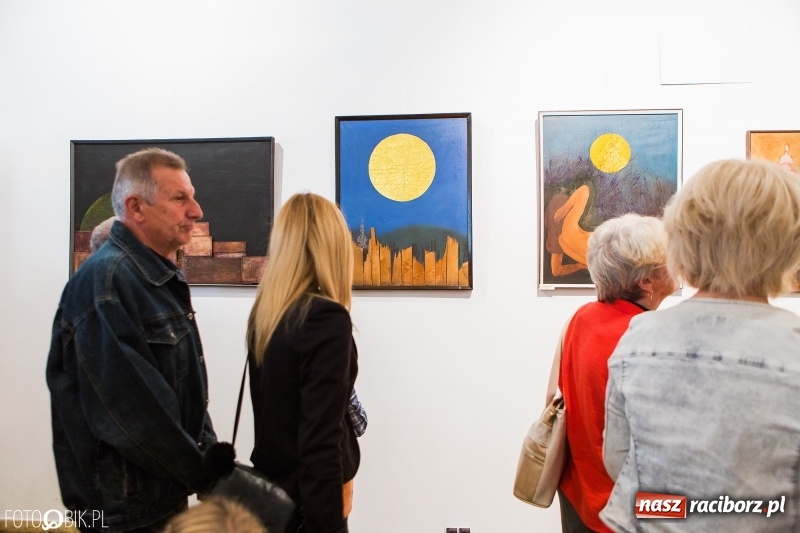 Zdjęcie w galerii na portalu naszraciborz.pl: Małżeństwo ze sztuką w tle w raciborskim Muzeum wiadomości z regionu