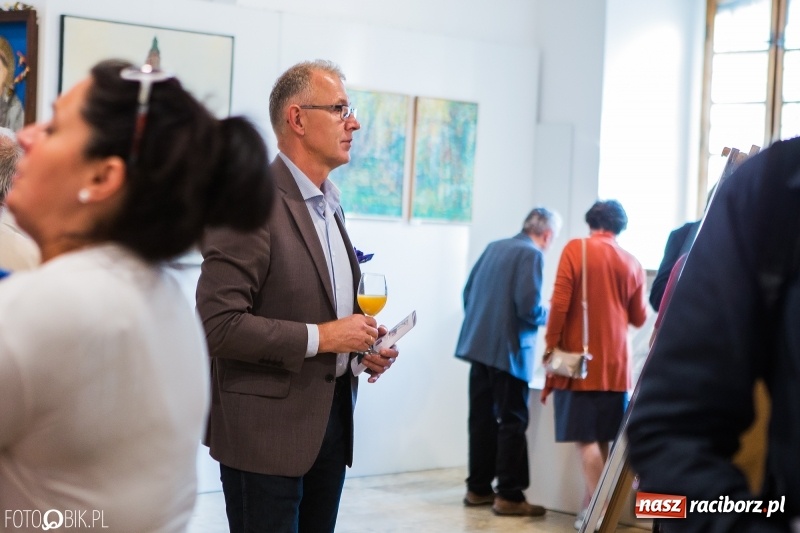 Zdjęcie w galerii na portalu naszraciborz.pl: Małżeństwo ze sztuką w tle w raciborskim Muzeum wiadomości z regionu