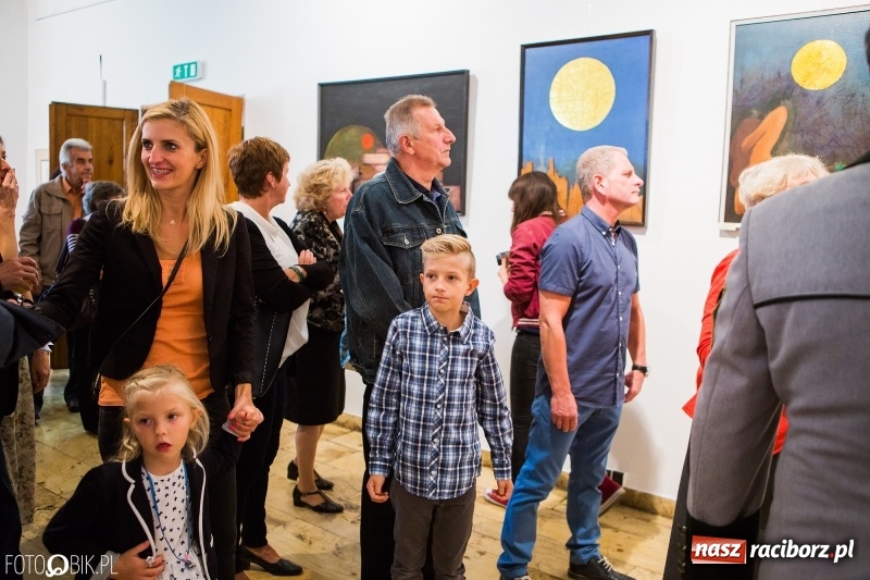 Zdjęcie w galerii na portalu naszraciborz.pl: Małżeństwo ze sztuką w tle w raciborskim Muzeum wiadomości z regionu