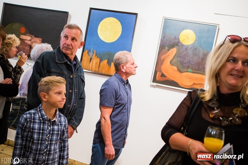 Zdjęcie w galerii na portalu naszraciborz.pl: Małżeństwo ze sztuką w tle w raciborskim Muzeum wiadomości z regionu