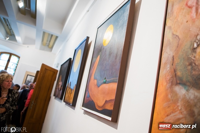 Zdjęcie w galerii na portalu naszraciborz.pl: Małżeństwo ze sztuką w tle w raciborskim Muzeum wiadomości z regionu