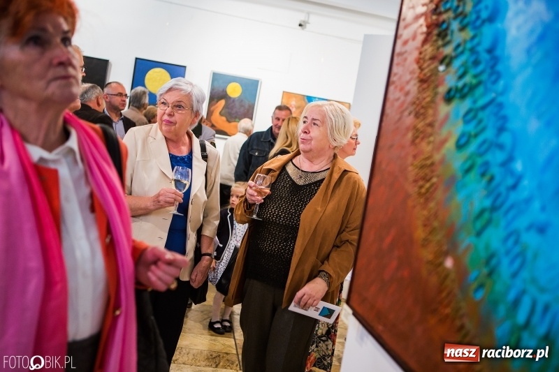 Zdjęcie w galerii na portalu naszraciborz.pl: Małżeństwo ze sztuką w tle w raciborskim Muzeum wiadomości z regionu