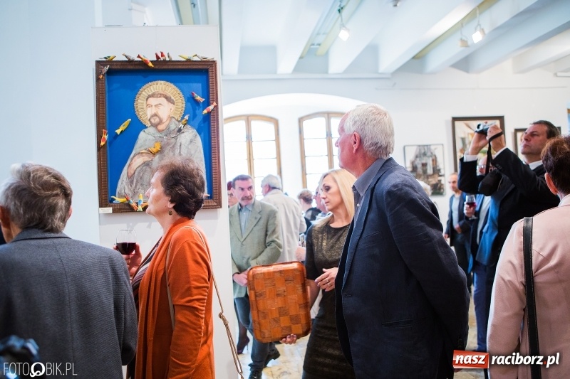 Zdjęcie w galerii na portalu naszraciborz.pl: Małżeństwo ze sztuką w tle w raciborskim Muzeum wiadomości z regionu