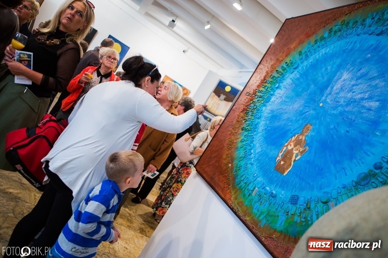 Zdjęcie w galerii na portalu naszraciborz.pl: Małżeństwo ze sztuką w tle w raciborskim Muzeum wiadomości z regionu