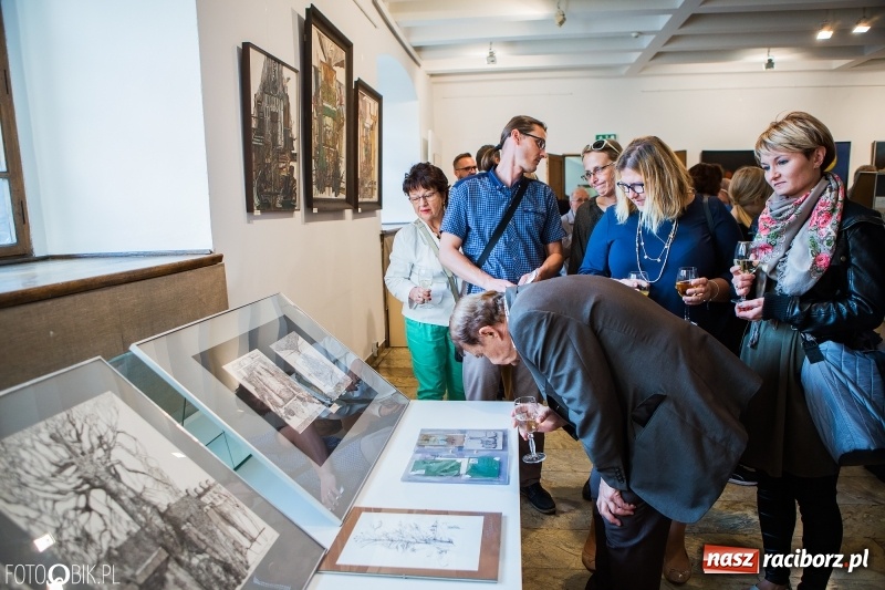 Zdjęcie w galerii na portalu naszraciborz.pl: Małżeństwo ze sztuką w tle w raciborskim Muzeum wiadomości z regionu