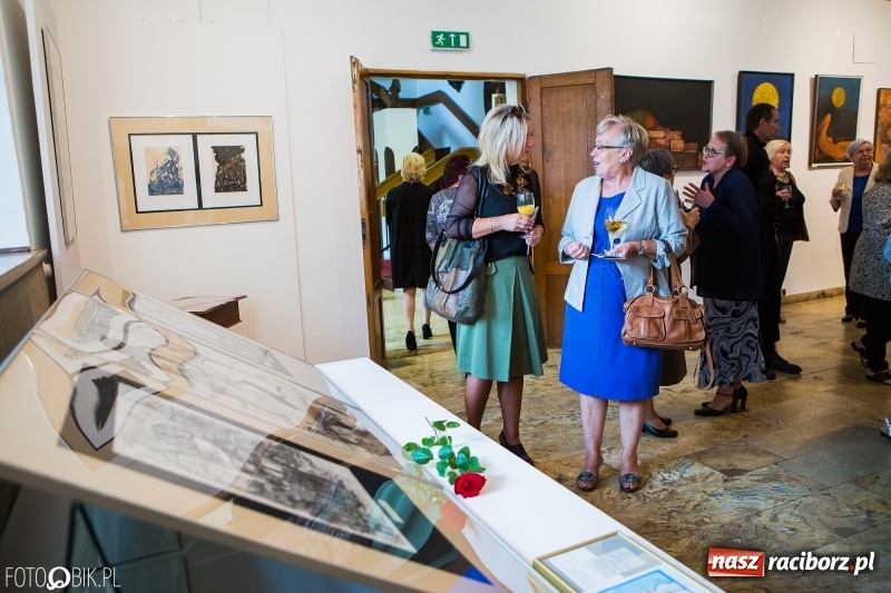 Zdjęcie w galerii na portalu naszraciborz.pl: Małżeństwo ze sztuką w tle w raciborskim Muzeum wiadomości z regionu