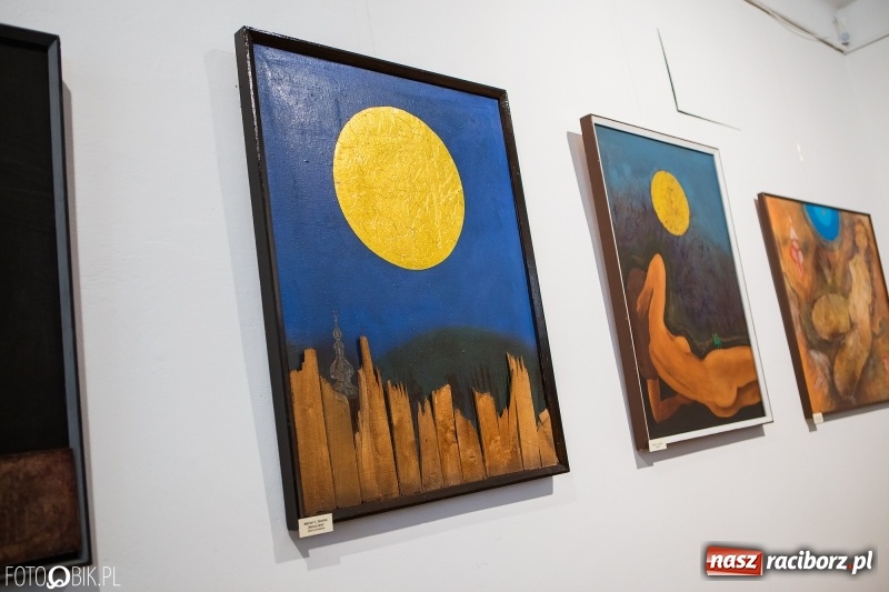 Zdjęcie w galerii na portalu naszraciborz.pl: Małżeństwo ze sztuką w tle w raciborskim Muzeum wiadomości z regionu