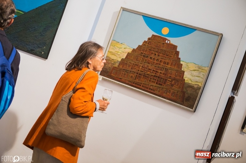 Zdjęcie w galerii na portalu naszraciborz.pl: Małżeństwo ze sztuką w tle w raciborskim Muzeum wiadomości z regionu