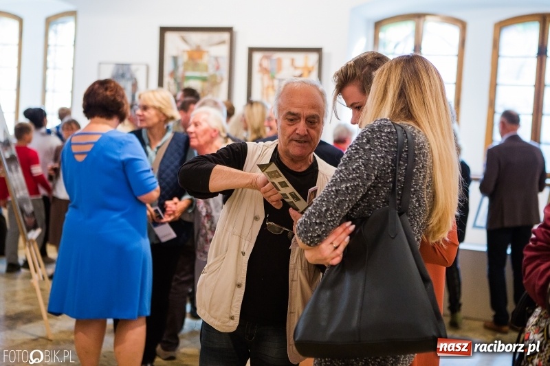 Zdjęcie w galerii na portalu naszraciborz.pl: Małżeństwo ze sztuką w tle w raciborskim Muzeum wiadomości z regionu