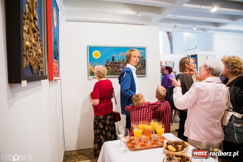 Zdjęcie w galerii na portalu naszraciborz.pl: Małżeństwo ze sztuką w tle w raciborskim Muzeum wiadomości z regionu