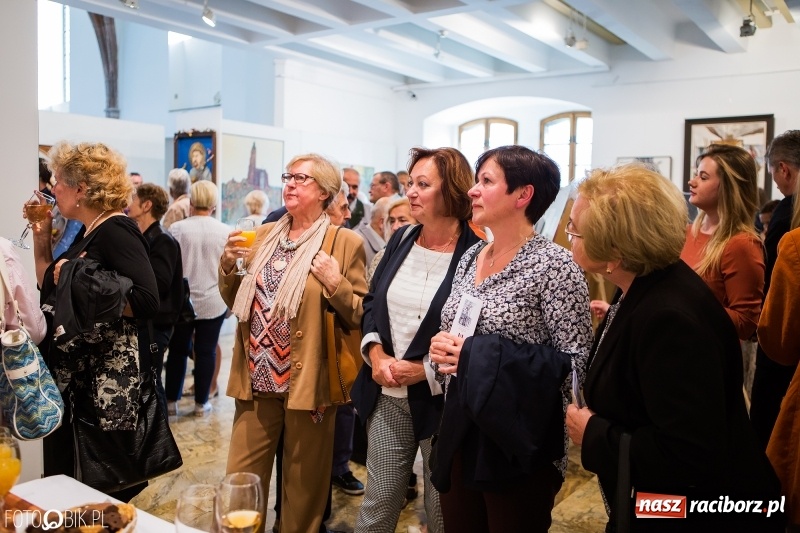 Zdjęcie w galerii na portalu naszraciborz.pl: Małżeństwo ze sztuką w tle w raciborskim Muzeum wiadomości z regionu