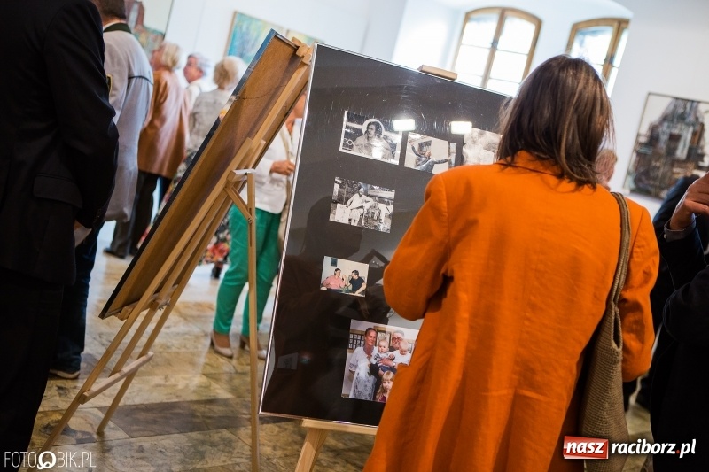 Zdjęcie w galerii na portalu naszraciborz.pl: Małżeństwo ze sztuką w tle w raciborskim Muzeum wiadomości z regionu