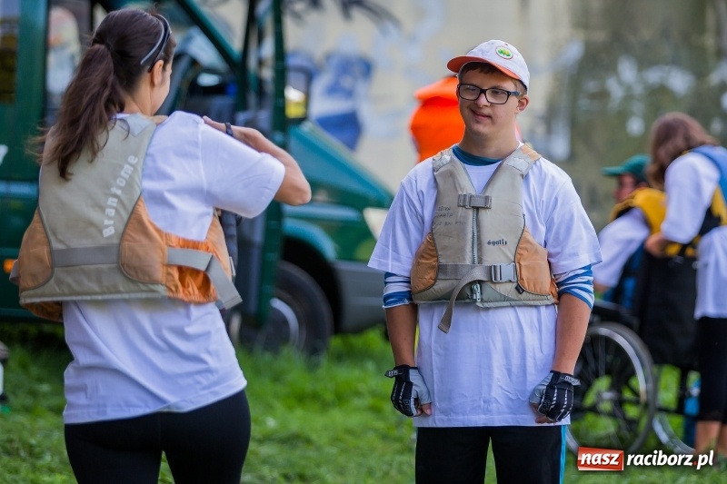 Zdjęcie w galerii na portalu naszraciborz.pl: XV Regionalny Spływ Kajakowy Olimpiad Specjalnych z Raciborza do Kędzierzyna Koźla wiadomości z regionu