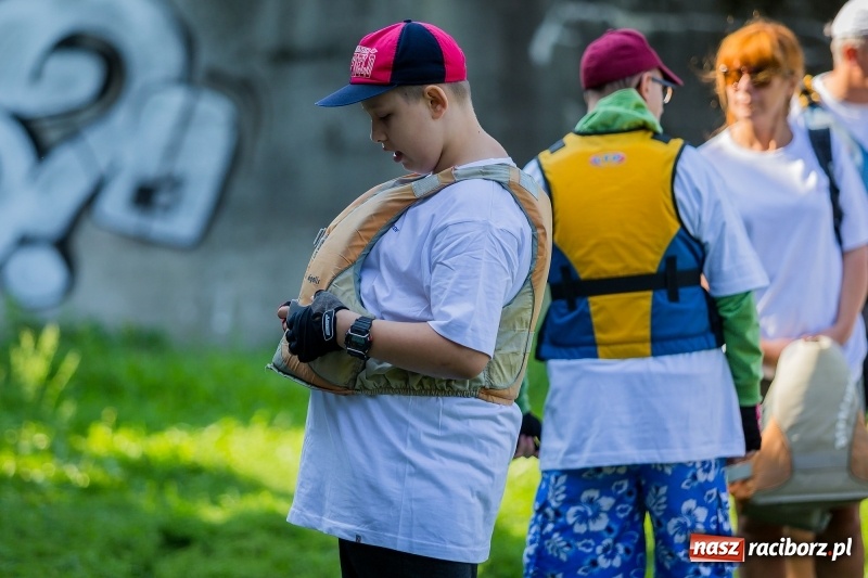Zdjęcie w galerii na portalu naszraciborz.pl: XV Regionalny Spływ Kajakowy Olimpiad Specjalnych z Raciborza do Kędzierzyna Koźla wiadomości z regionu