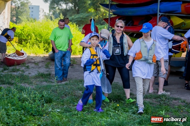 Zdjęcie w galerii na portalu naszraciborz.pl: XV Regionalny Spływ Kajakowy Olimpiad Specjalnych z Raciborza do Kędzierzyna Koźla wiadomości z regionu