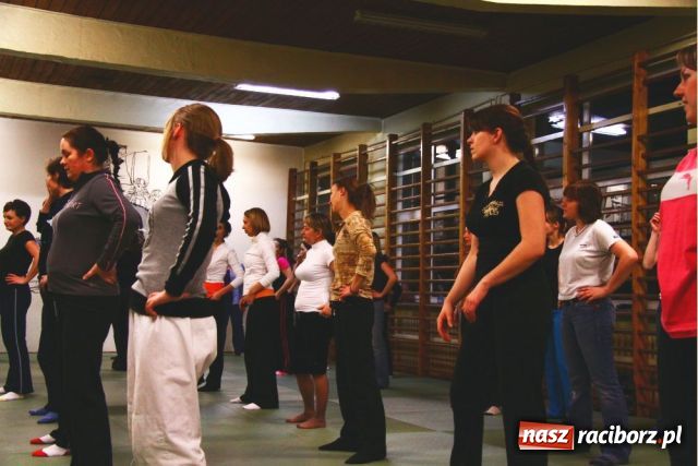 Zdjęcie w galerii na portalu naszraciborz.pl: Rzut, pad, mocny kopniak… wiadomości z regionu