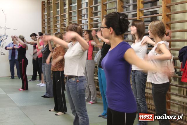 Zdjęcie w galerii na portalu naszraciborz.pl: Rzut, pad, mocny kopniak… wiadomości z regionu