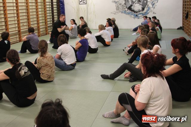 Zdjęcie w galerii na portalu naszraciborz.pl: Rzut, pad, mocny kopniak… wiadomości z regionu