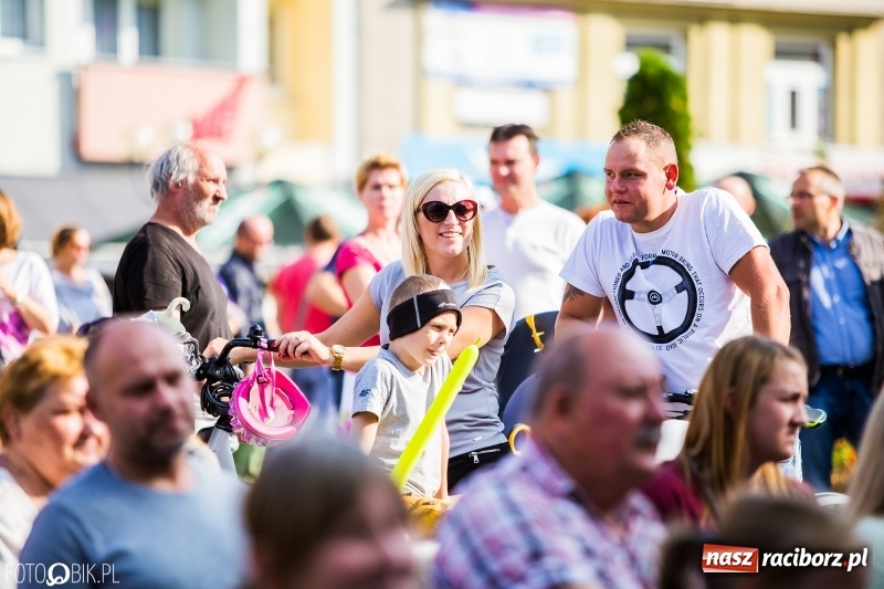 Zdjęcie w galerii na portalu naszraciborz.pl: Pożegnanie Lata z MDK na raciborskim rynku wiadomości z regionu