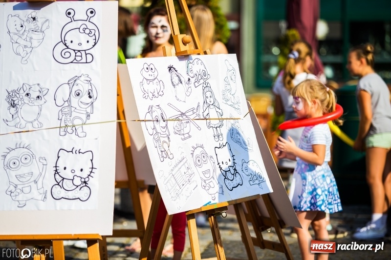 Zdjęcie w galerii na portalu naszraciborz.pl: Pożegnanie Lata z MDK na raciborskim rynku wiadomości z regionu