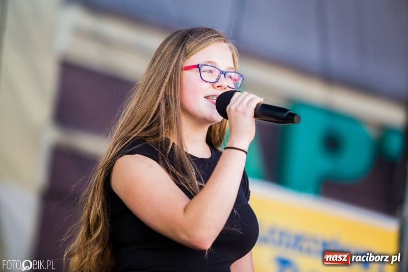Zdjęcie w galerii na portalu naszraciborz.pl: Pożegnanie Lata z MDK na raciborskim rynku wiadomości z regionu