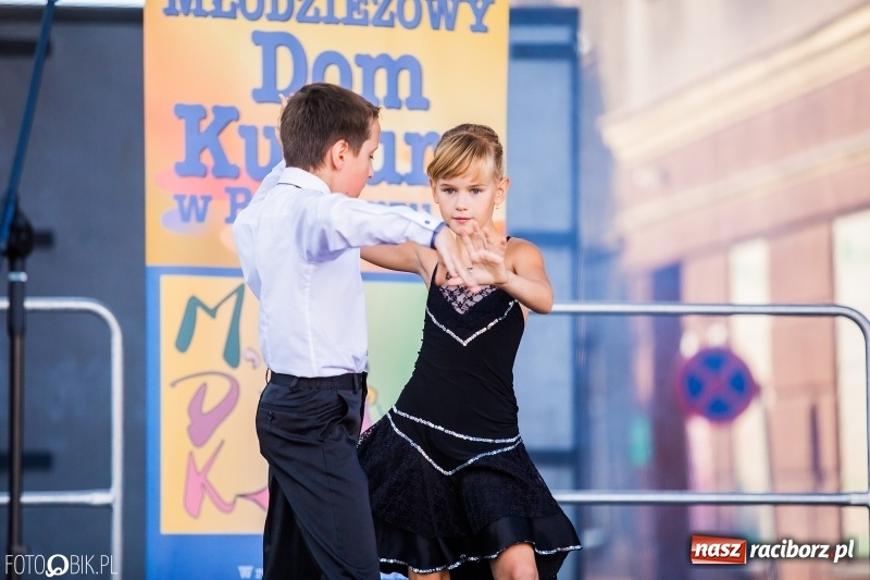 Zdjęcie w galerii na portalu naszraciborz.pl: Pożegnanie Lata z MDK na raciborskim rynku wiadomości z regionu