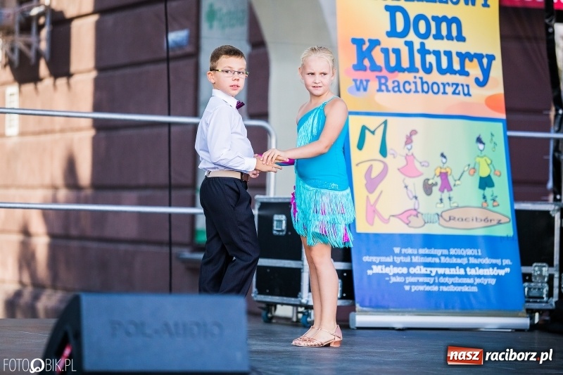 Zdjęcie w galerii na portalu naszraciborz.pl: Pożegnanie Lata z MDK na raciborskim rynku wiadomości z regionu