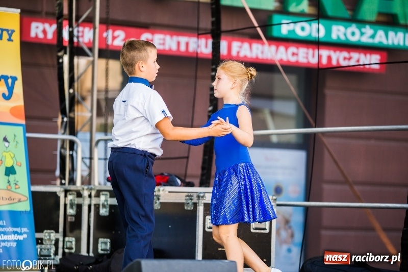 Zdjęcie w galerii na portalu naszraciborz.pl: Pożegnanie Lata z MDK na raciborskim rynku wiadomości z regionu