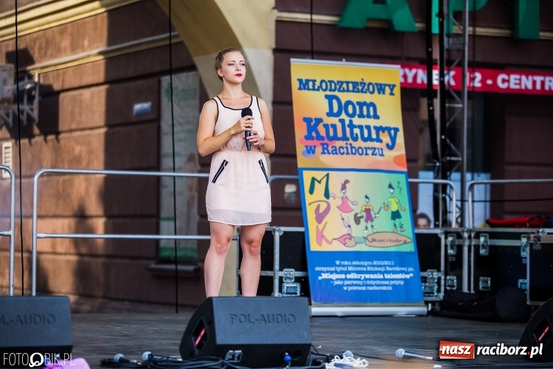 Zdjęcie w galerii na portalu naszraciborz.pl: Pożegnanie Lata z MDK na raciborskim rynku wiadomości z regionu