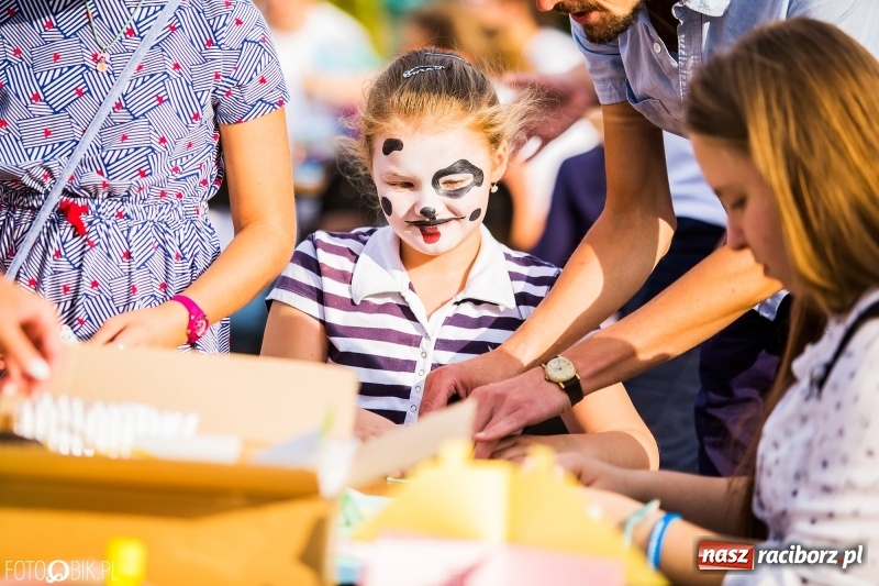 Zdjęcie w galerii na portalu naszraciborz.pl: Pożegnanie Lata z MDK na raciborskim rynku wiadomości z regionu