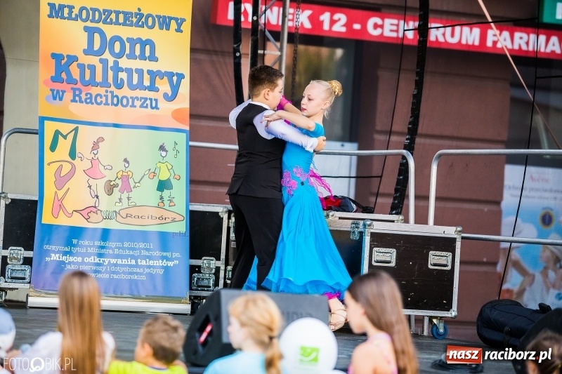 Zdjęcie w galerii na portalu naszraciborz.pl: Pożegnanie Lata z MDK na raciborskim rynku wiadomości z regionu