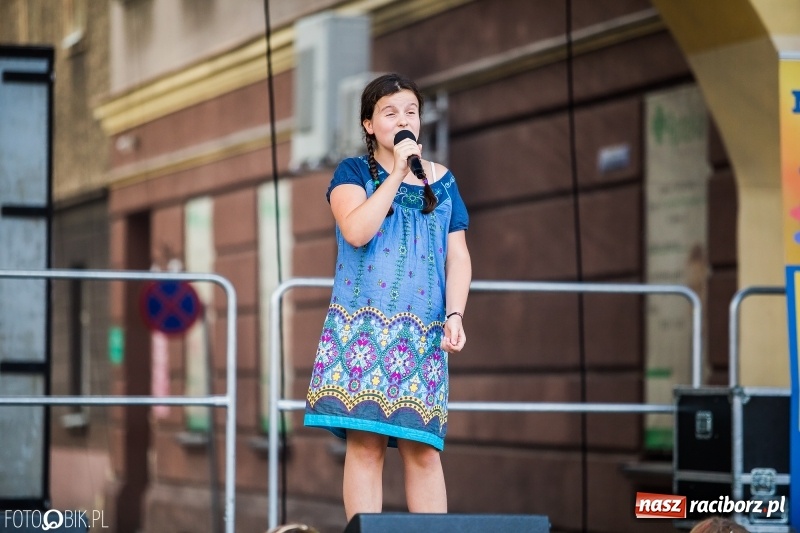 Zdjęcie w galerii na portalu naszraciborz.pl: Pożegnanie Lata z MDK na raciborskim rynku wiadomości z regionu